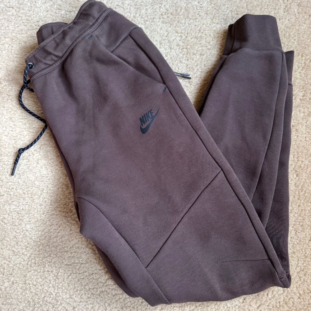 Men's Nike Tech Fleece Joggers - brown - size small